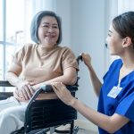 asian-nurse-take-care-senior-woman-on-wheelchair-at-nursing-home-care–e1638524720188 asian-nurse-take-care-senior-woman-on-wheelchair-at-nursing-home-care--e1638524720188